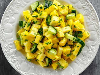 Ananas i krastavac salata