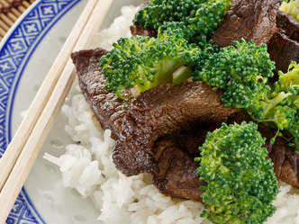 Teletina sa brokolijem i pirinčem na kineski način