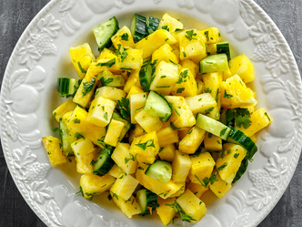 Salata sa ananasom i krastavcem