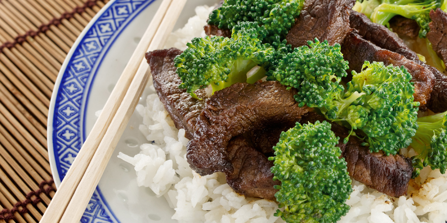 Teletina sa brokolijem i pirinčem na kineski način